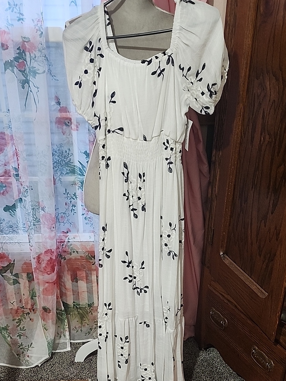 White Floral Maxi Dress with Puff Sleeves and Smocked Waist